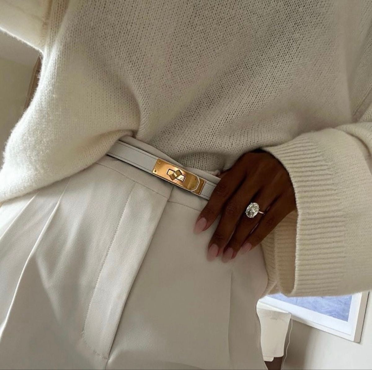 Women's Black Leather Belt – Adjustable Faux Leather Design for Timeless Style and Versatile Use 5