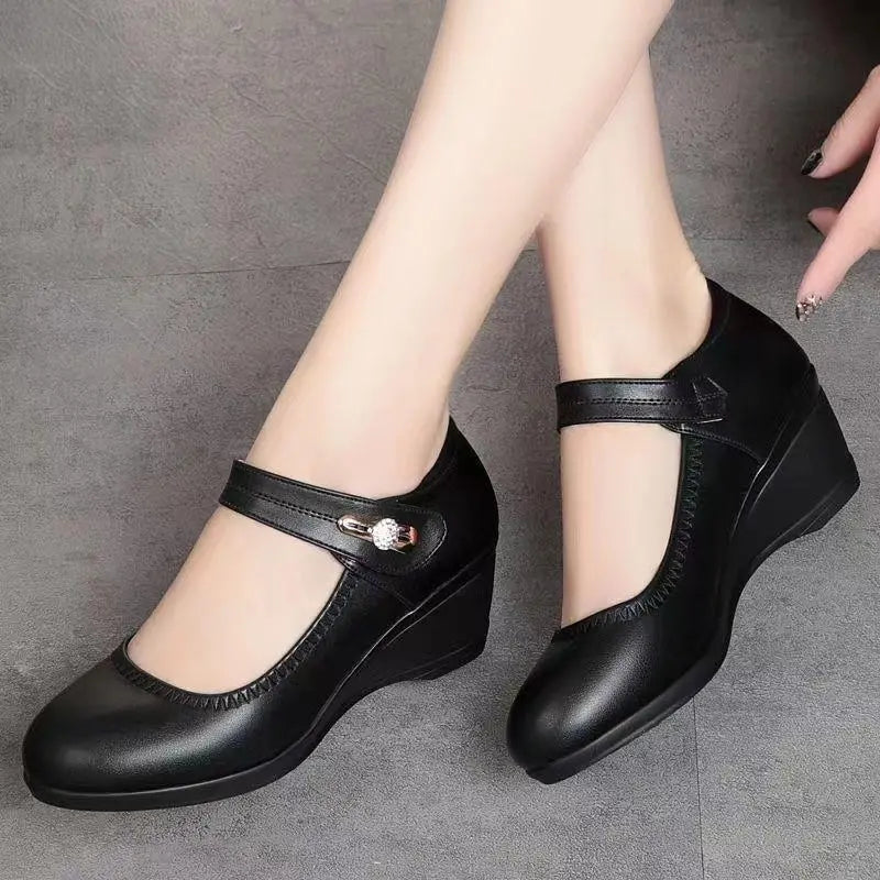 Lunara - Comfort Mid-Heel Shoes