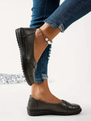 Women's Black Closed-Toe Leather Flats – Comfortable Casual Slip-On Shoes