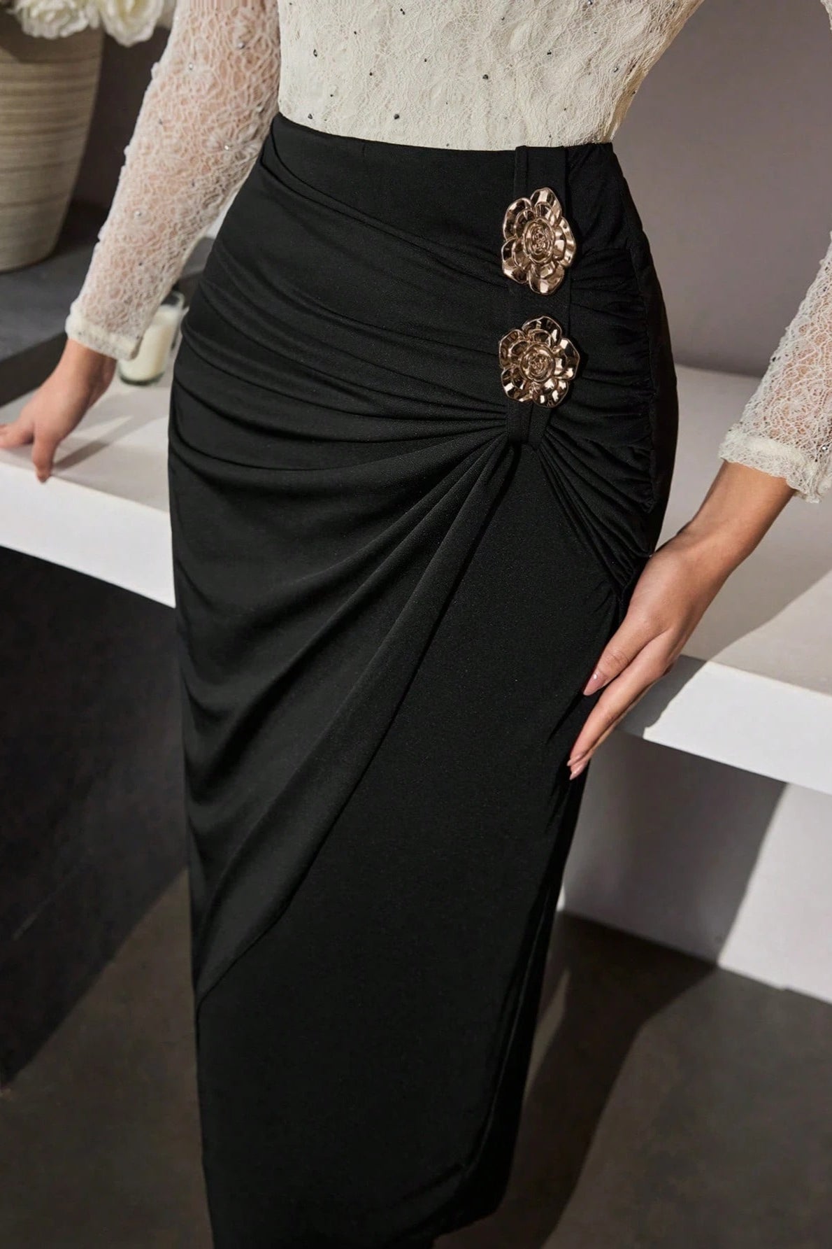 Rose Metal Buckle Ruched Bodycon Skirt