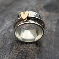 Women’s Golden-Heart Silver Ring – Elegant Romantic Jewelry Gift