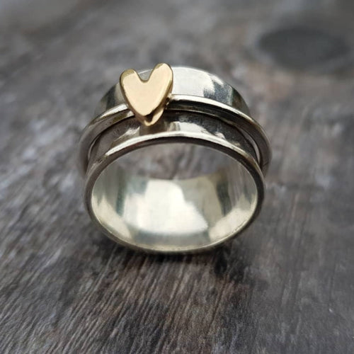Women’s Golden-Heart Silver Ring – Elegant Romantic Jewelry Gift