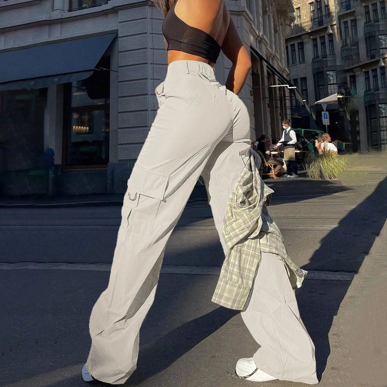 Women’s High-Waisted Cargo Trousers – Relaxed Fit Utility Pants