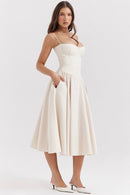 Chic Midi Dress with Sweetheart Neckline: Effortless Style for Any Occasion 1