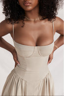 Chic Midi Dress with Sweetheart Neckline: Effortless Style for Any Occasion 5