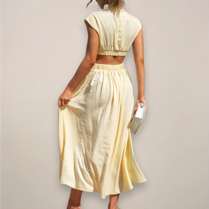 Elegant Maxi Dress with Cap Sleeves and Cut-Out Waist