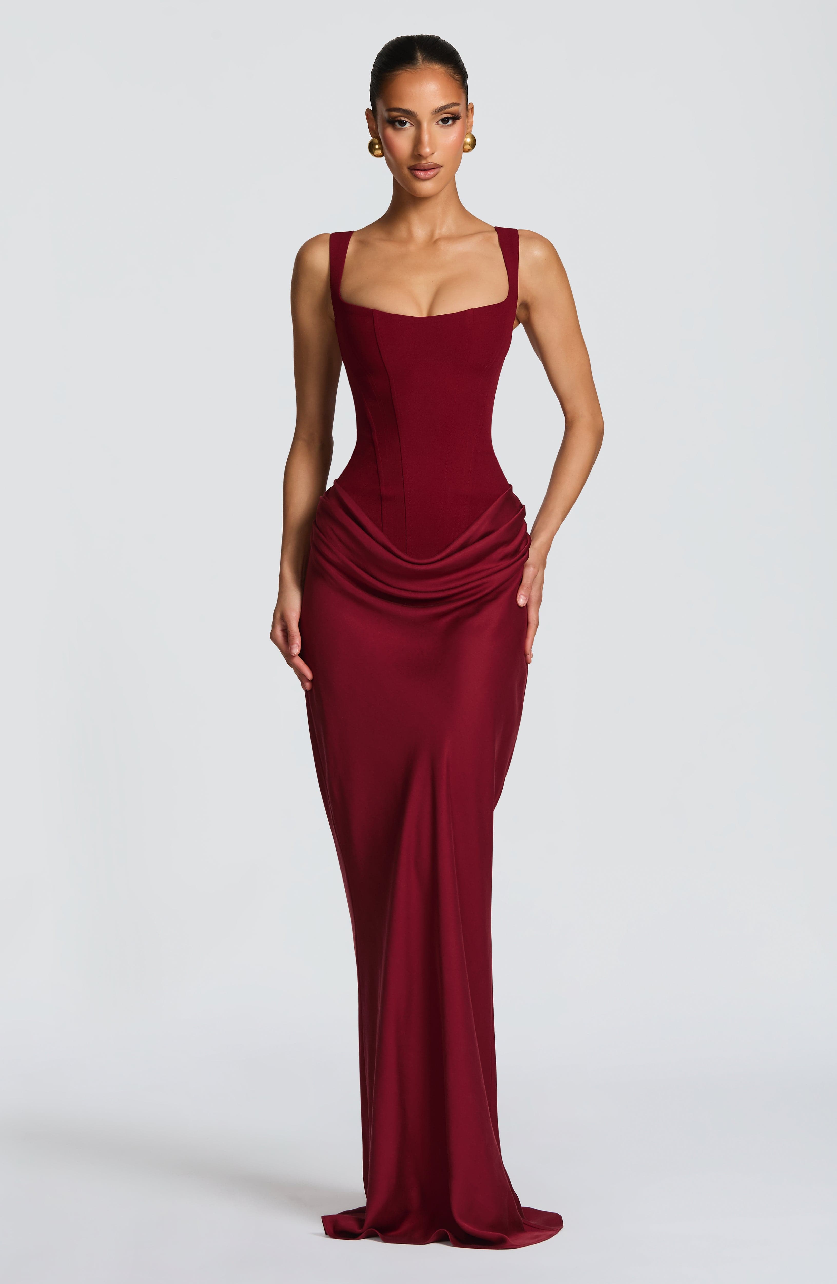 Elegant Corset Maxi Dress: Flattering Style for Special Occasions
