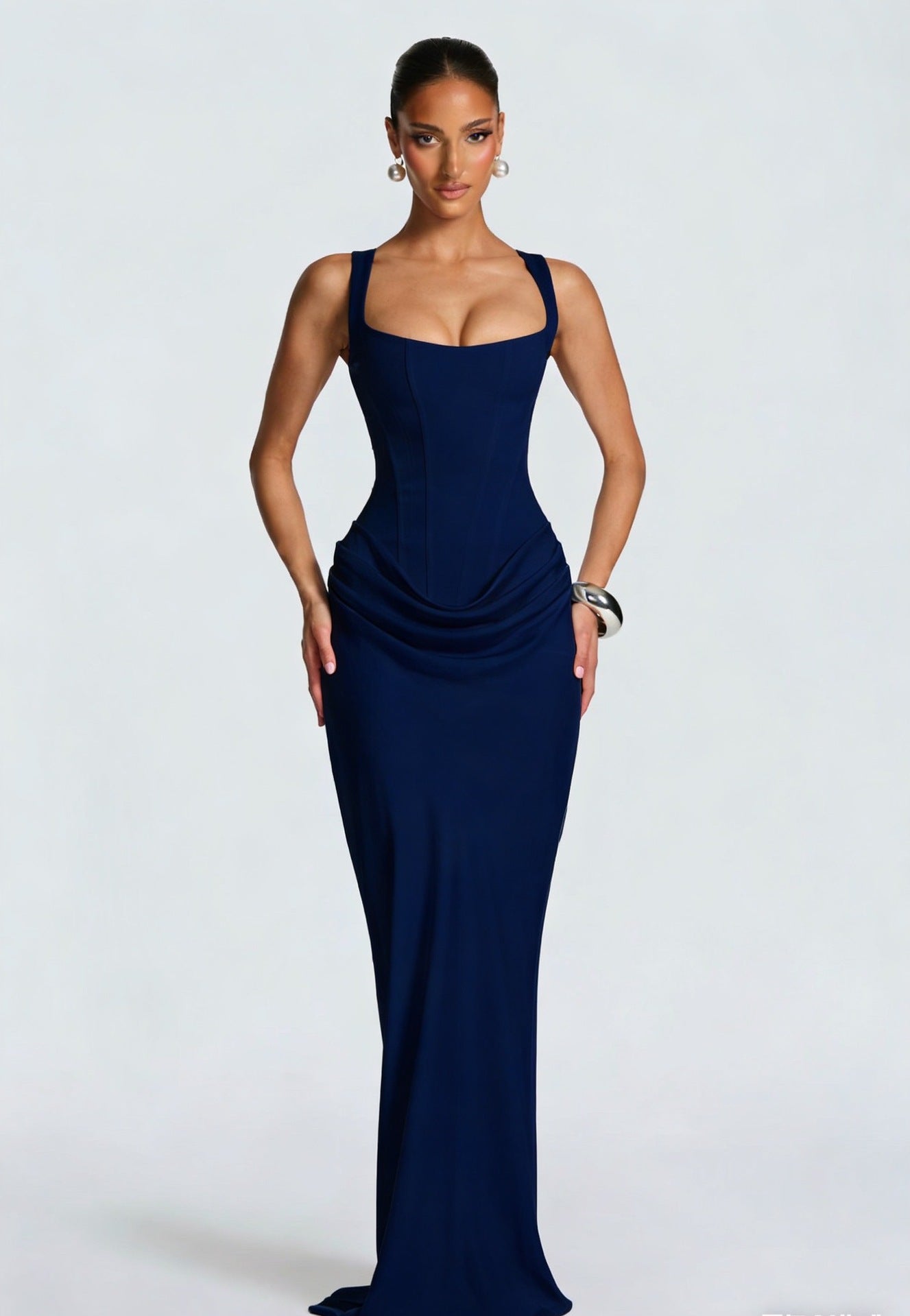 Elegant Corset Maxi Dress: Flattering Style for Special Occasions 6