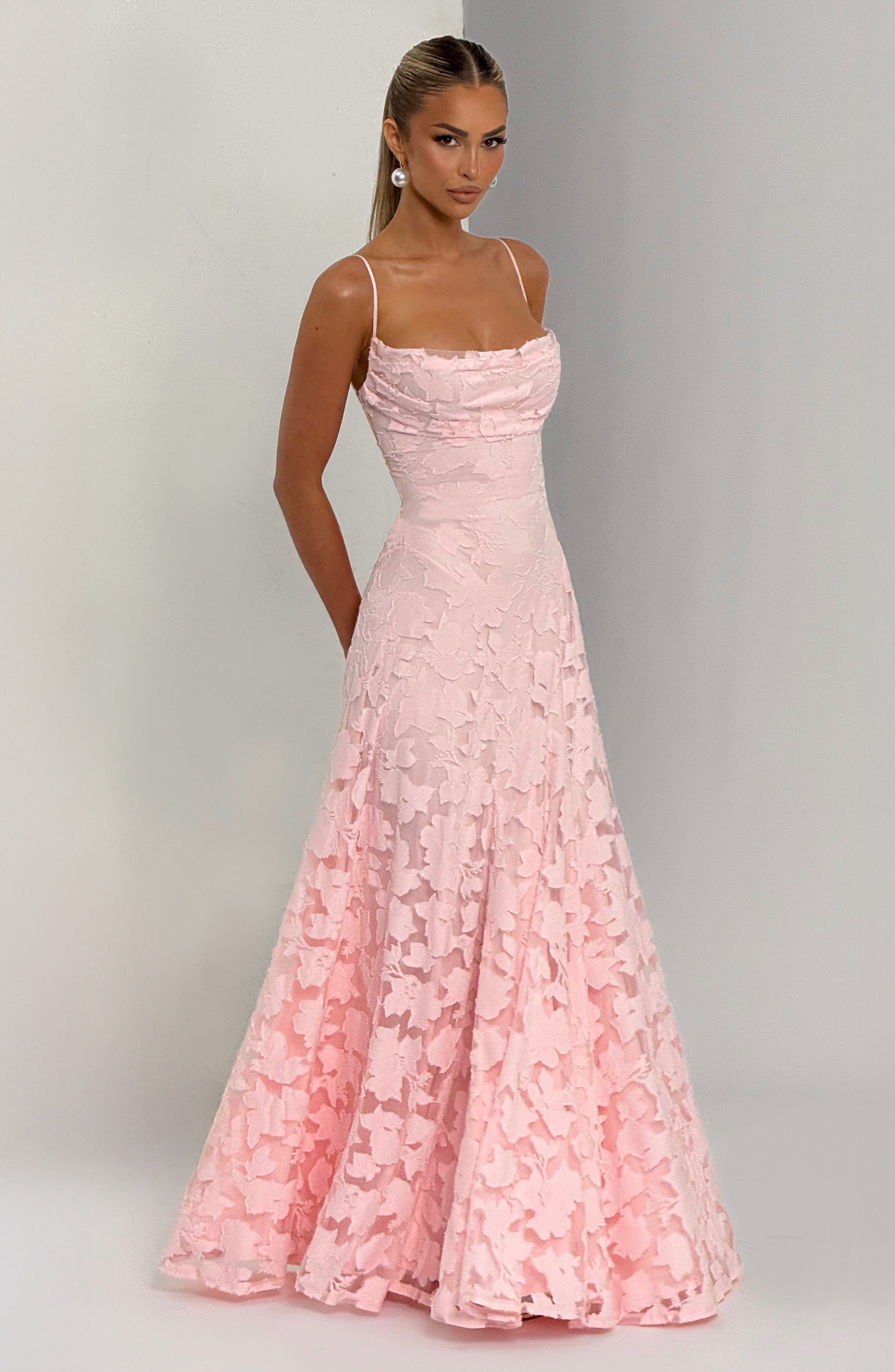 Floral Maxi Dress: Effortless Style for Summer Events 9