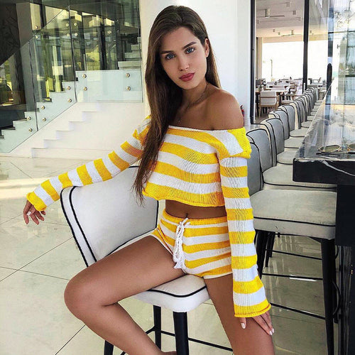 Women's Knitted Cropped Longsleeve Top and Shorts Set – Stylish Beachwear Two-Piece