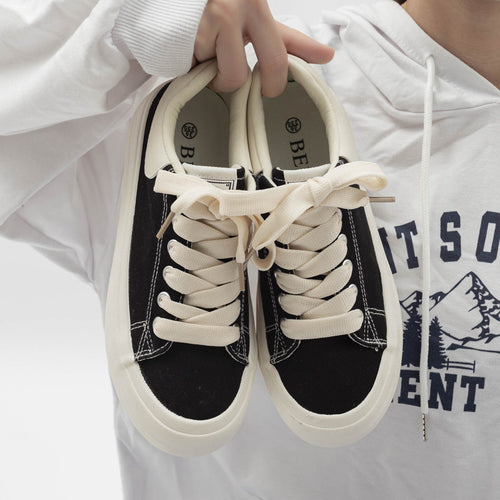 Women's Stylish Laced Up Denim Sneakers With Platform Sole