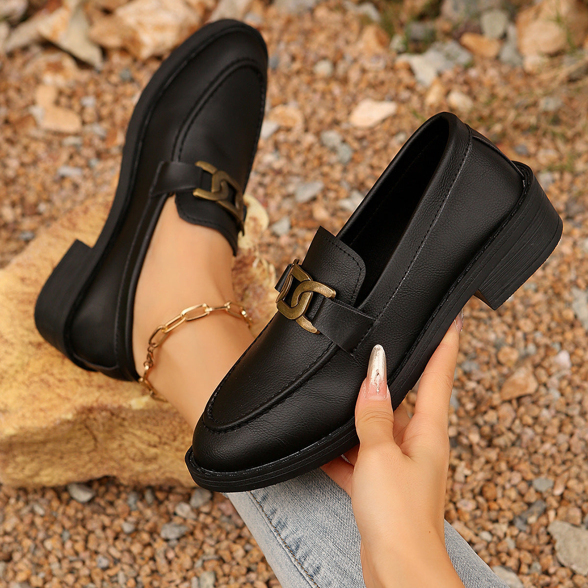 Women’s Elegant Moccasins With Chain Detail – Stylish Comfort Loafers