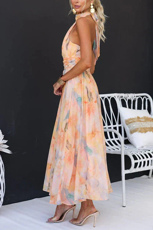 Sleeveless Maxi Dress: Flattering Style for Summer Outings 4