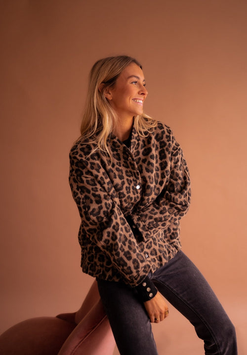 Stylish Leopard Print Bomber Jacket for Women – Trendy Lightweight Outerwear, Versatile Fit, Casual or Dressy 6