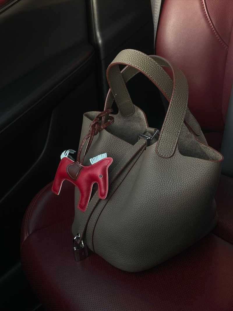 Women Bucket Bag 7