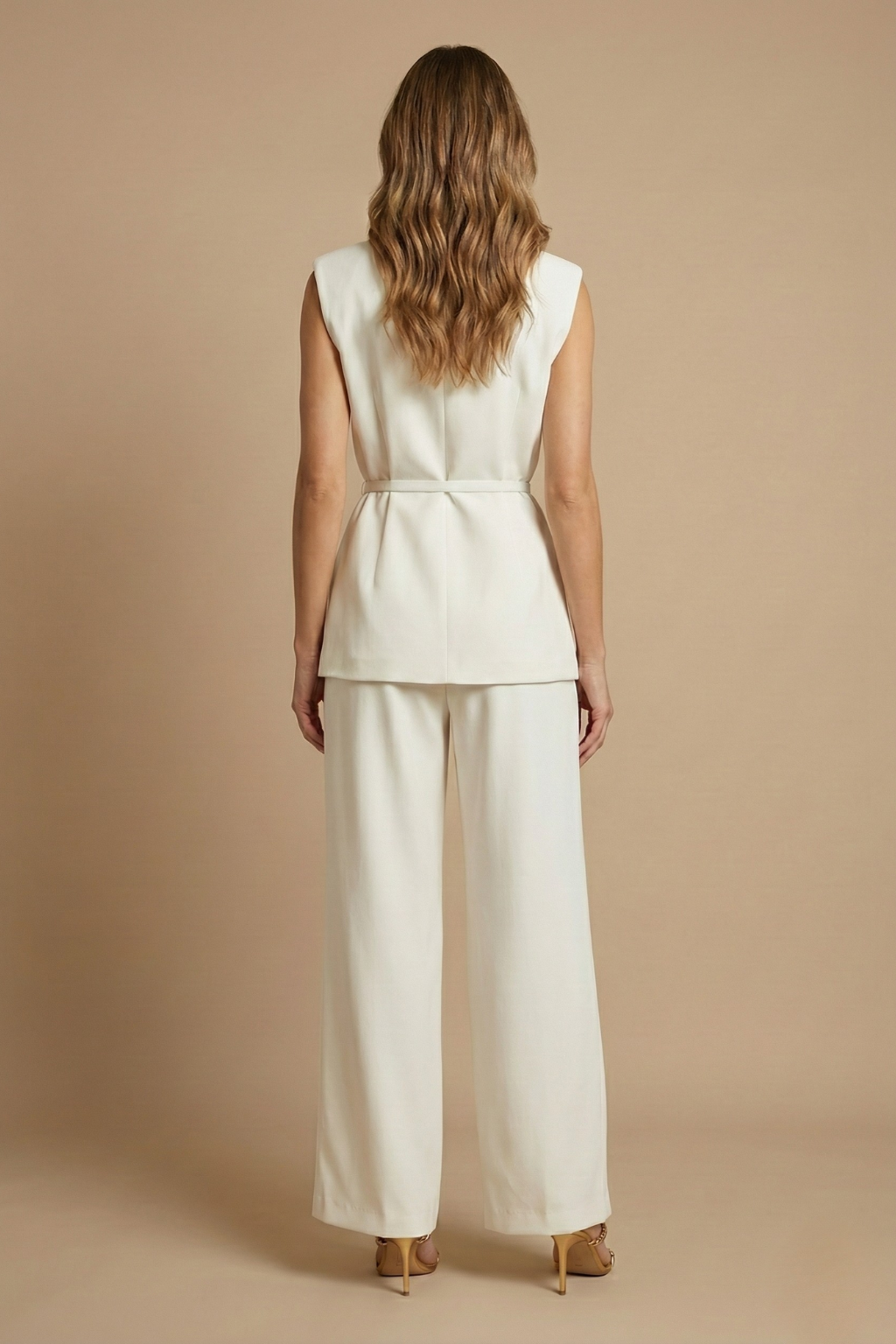 Women’s Elegant Two-Piece Set – Sleeveless Structured Top and Wide-Leg Trousers for Formal and Smart Occasions