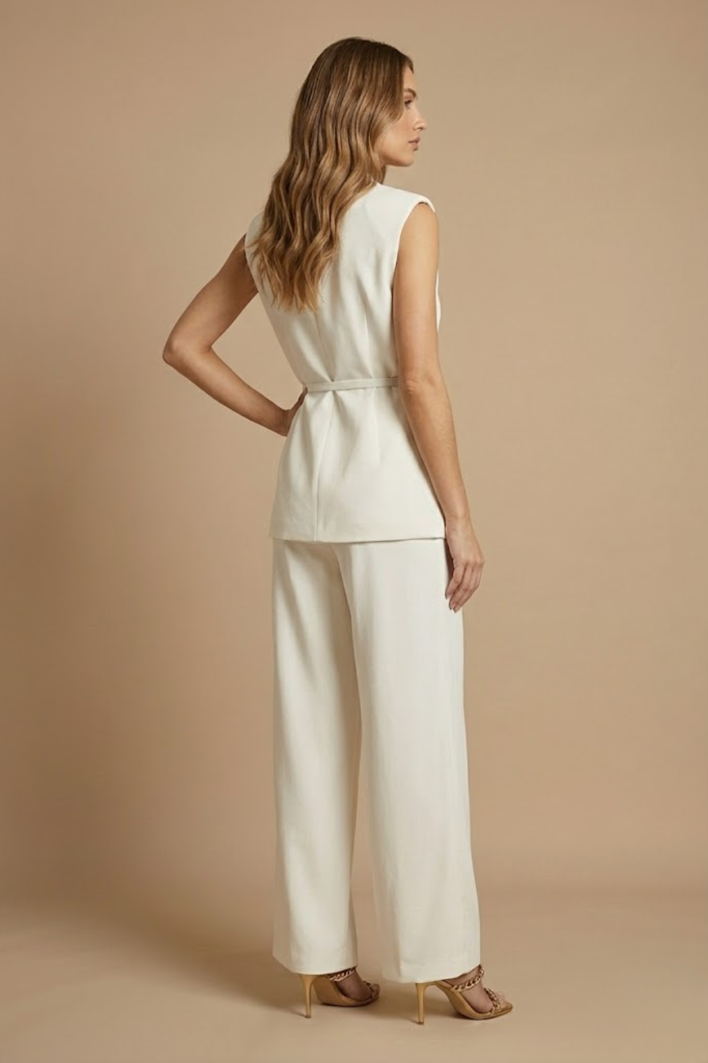 Women’s Elegant Two-Piece Set – Sleeveless Structured Top and Wide-Leg Trousers for Formal and Smart Occasions