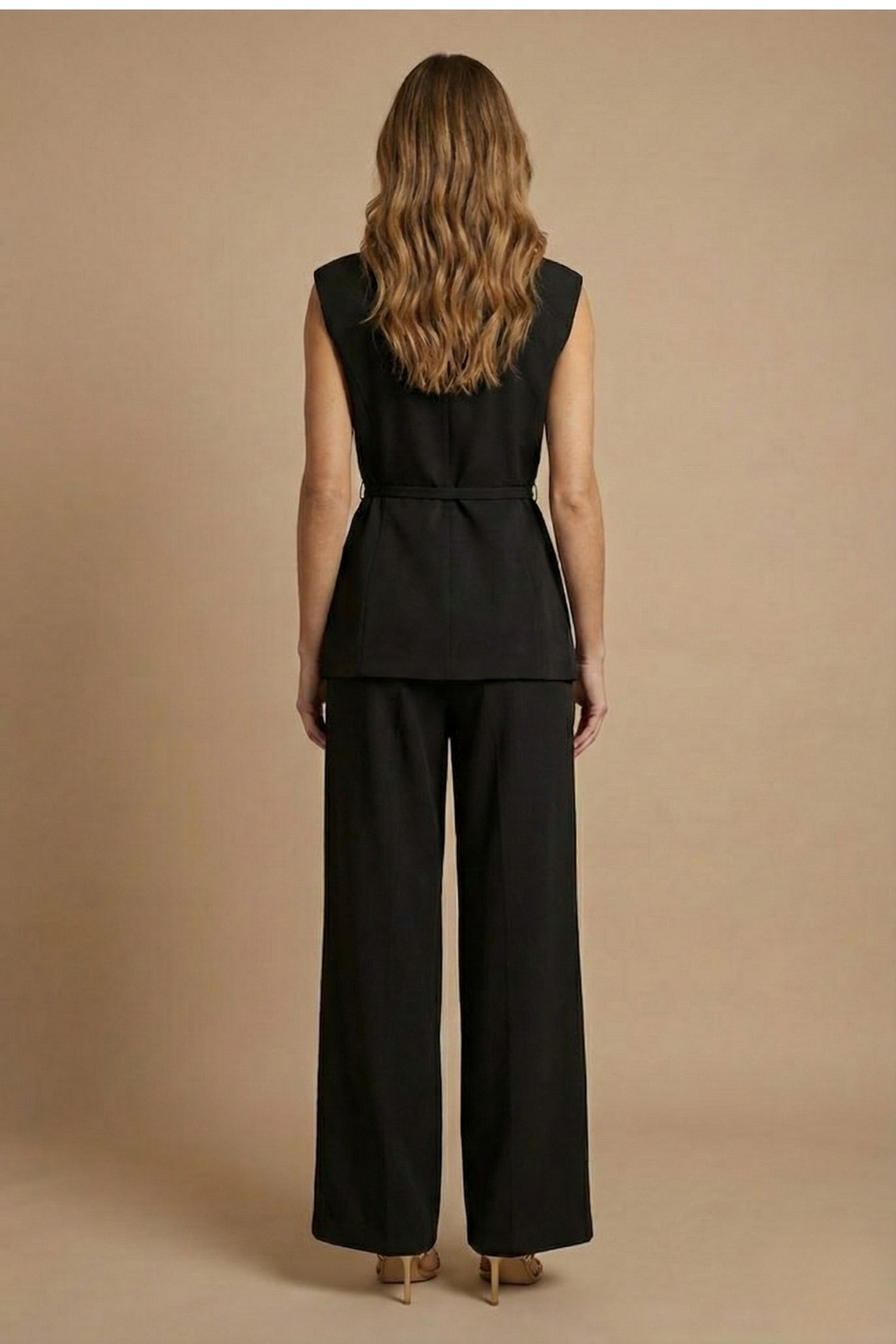 Women’s Elegant Two-Piece Set – Sleeveless Structured Top and Wide-Leg Trousers for Formal and Smart Occasions