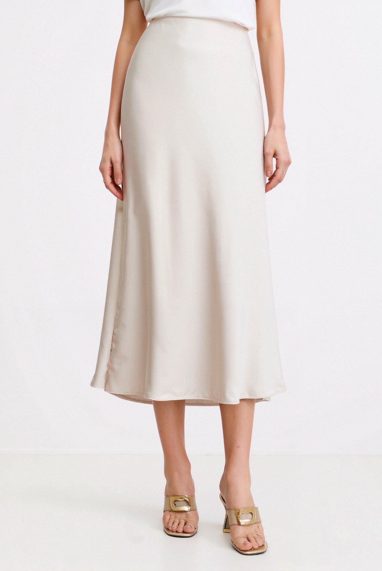 Women’s High-Waist Maxi Skirt – Minimalist A-Line Silhouette