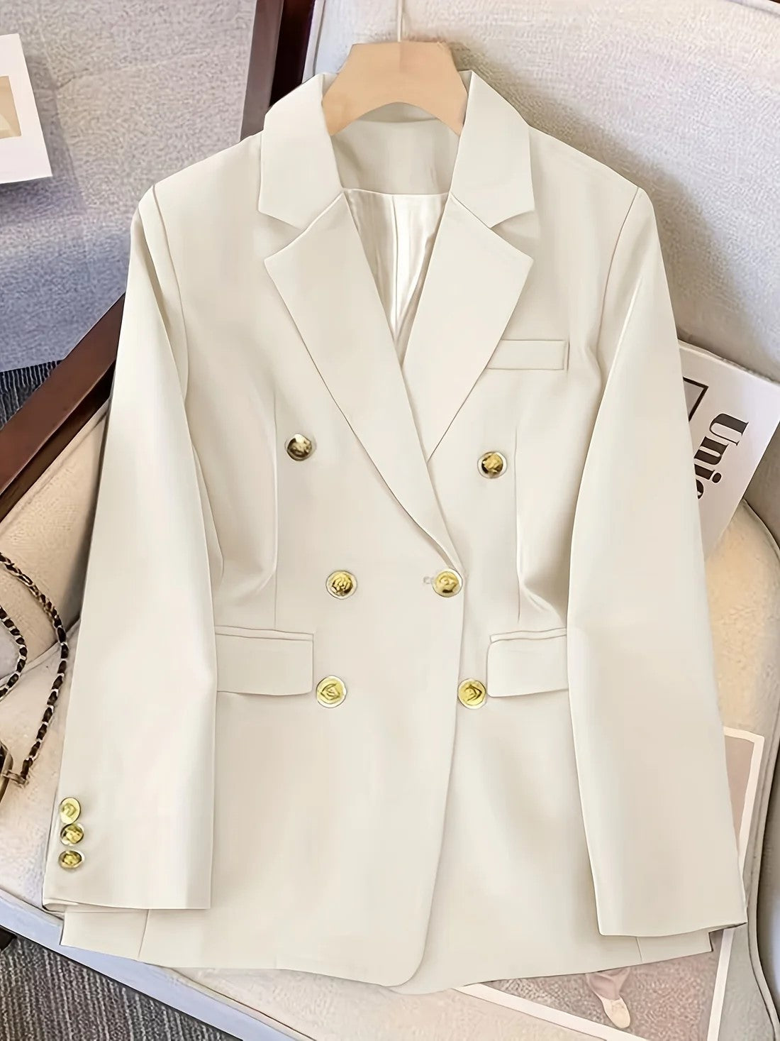 Women’s Tailored Double-Breasted Blazer – All-Season Formal Wear