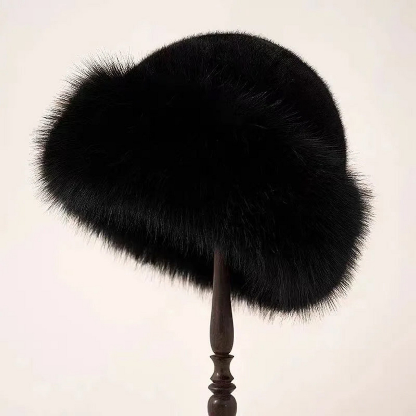 Women’s Vintage Faux Fur Hat – Elegant Winter Headwear