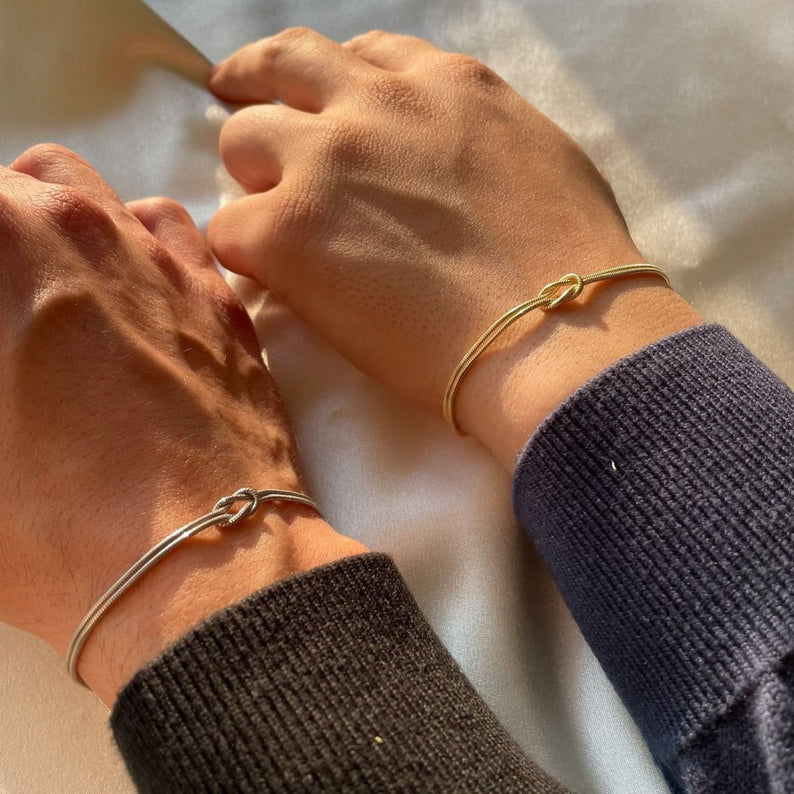 Women's Stylish Love Knot Bracelet In An Elegant Design – Timeless Wrist Jewelry