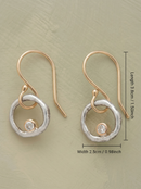 Maten van de oorbel: 3.8 cm lengte x 2.5 cm breedte